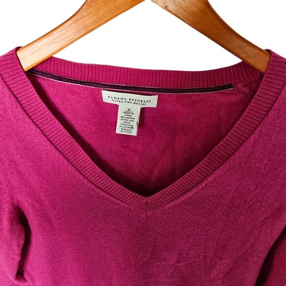 Banana Republic Extra Fine Merino Wool V Neck Sweater Pink‎ Purple M Medium - Picture 7 of 9